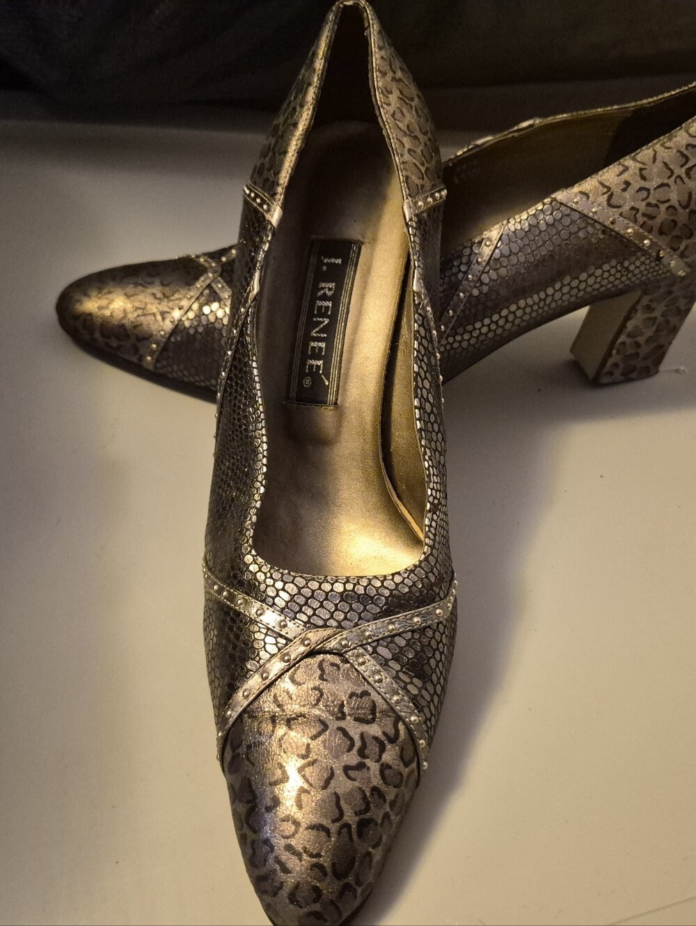 Nissi Creations Galore- Women's Shoes,Clothing,shoes,purses,jewerly Accessories - Picture 5 of 17